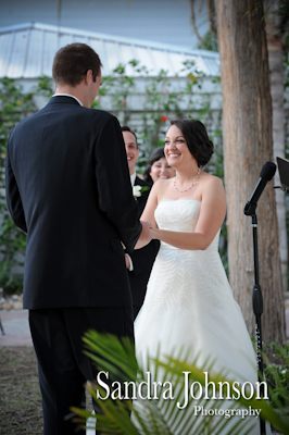 Best Lakeside wedding at Paradise Cove in Orlando, Florida - Wedding photographer - Sandra Johnson (SJFoto.com)